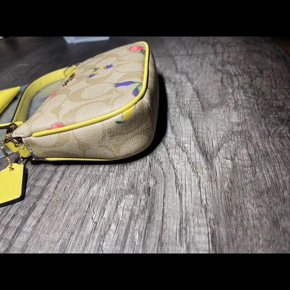 Authentic Coach Nolita Bag - Picture 3 of 9